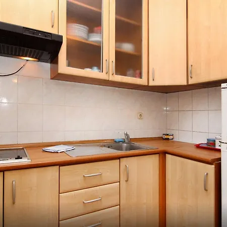 Lägenhet Kvaternikova - Pool, Grill, 4 Bedrooms, 3 Bathrooms Split