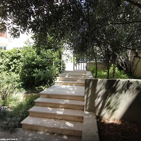 아파트 Kvaternikova - Pool, Grill, 4 Bedrooms, 3 Bathrooms