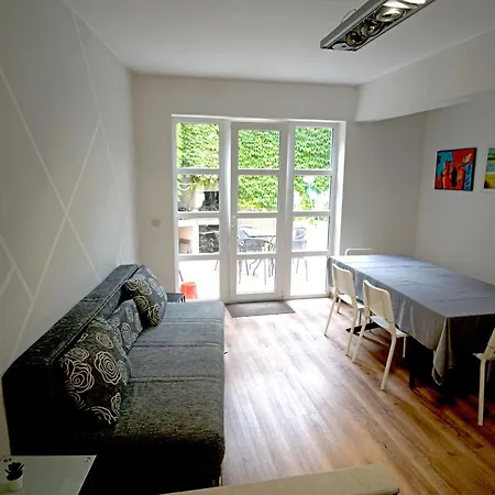 Kvaternikova - Pool, Grill, 4 Bedrooms, 3 Bathrooms Lägenhet