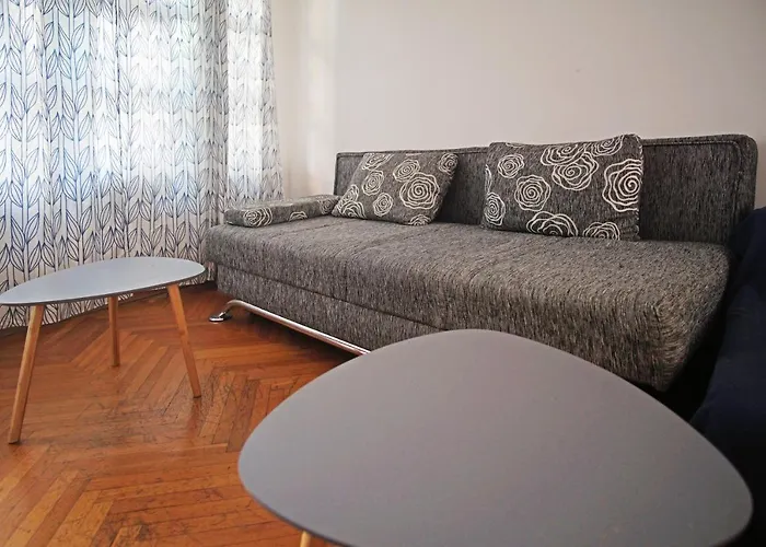 Apartment Kvaternikova - Pool, Grill, 4 Bedrooms, 3 Bathrooms Split