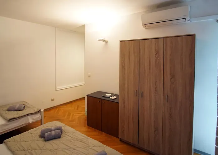 Apartment Kvaternikova - Pool, Grill, 4 Bedrooms, 3 Bathrooms Split