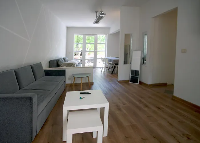 Kvaternikova - Pool, Grill, 4 Bedrooms, 3 Bathrooms Apartment Split