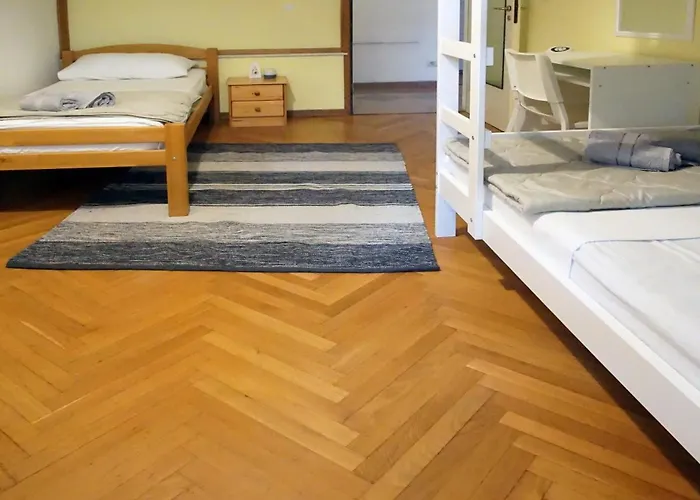 Apartment Kvaternikova - Pool, Grill, 4 Bedrooms, 3 Bathrooms Split