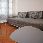 Apartman Kvaternikova - Pool, Grill, 4 Bedrooms, 3 Bathrooms Split