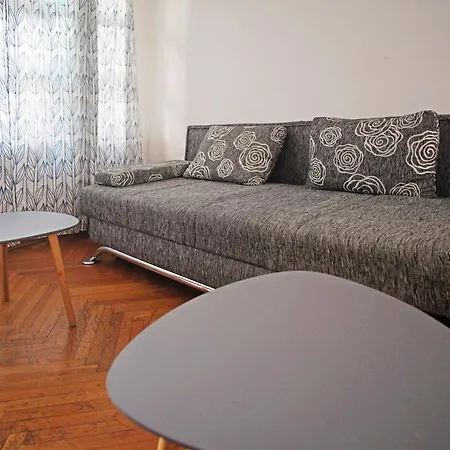 شقة Kvaternikova - Pool, Grill, 4 Bedrooms, 3 Bathrooms سبليت