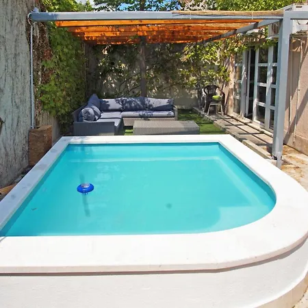 Kvaternikova - Pool, Grill, 4 Bedrooms, 3 Bathrooms سبليت