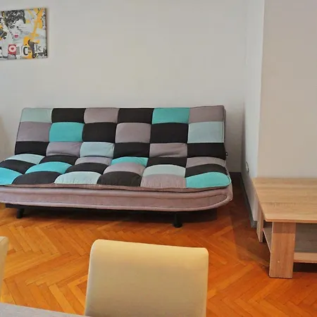 Kvaternikova - Pool, Grill, 4 Bedrooms, 3 Bathrooms