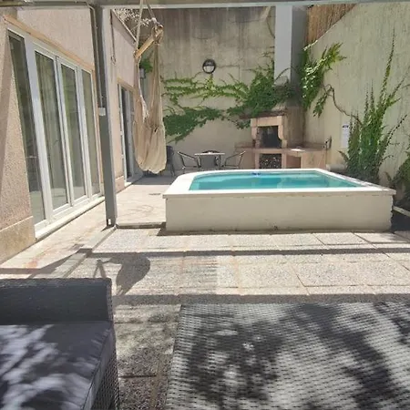 Kvaternikova - Pool, Grill, 4 Bedrooms, 3 Bathrooms Apartment