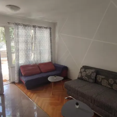 Kvaternikova - Pool, Grill, 4 Bedrooms, 3 Bathrooms *