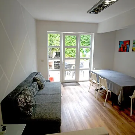 Kvaternikova - Pool, Grill, 4 Bedrooms, 3 Bathrooms Appartamento
