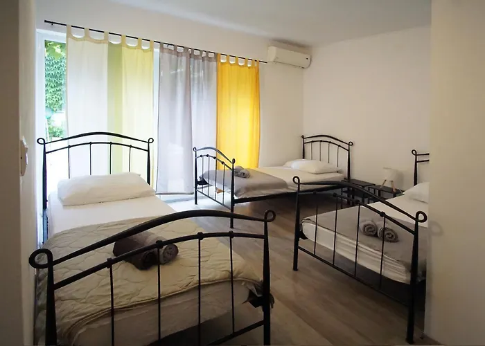 Kvaternikova - Pool, Grill, 4 Bedrooms, 3 Bathrooms Apartamento *