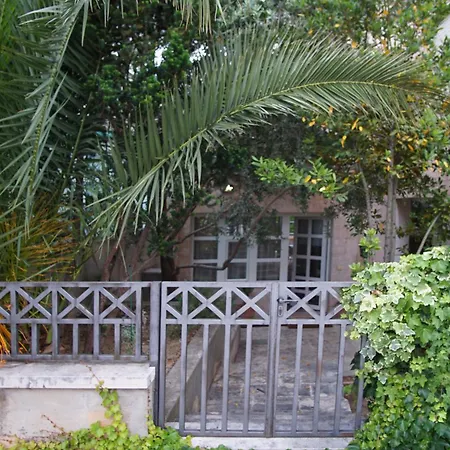 Lejlighed Kvaternikova - Pool, Grill, 4 Bedrooms, 3 Bathrooms